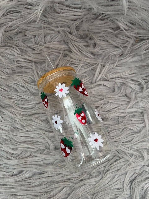 Strawberry floral glass or plastic can with lid and straw 500ml
