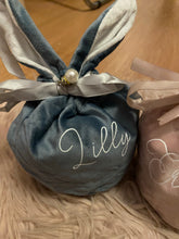 Load image into Gallery viewer, Personalised Easter treat bags