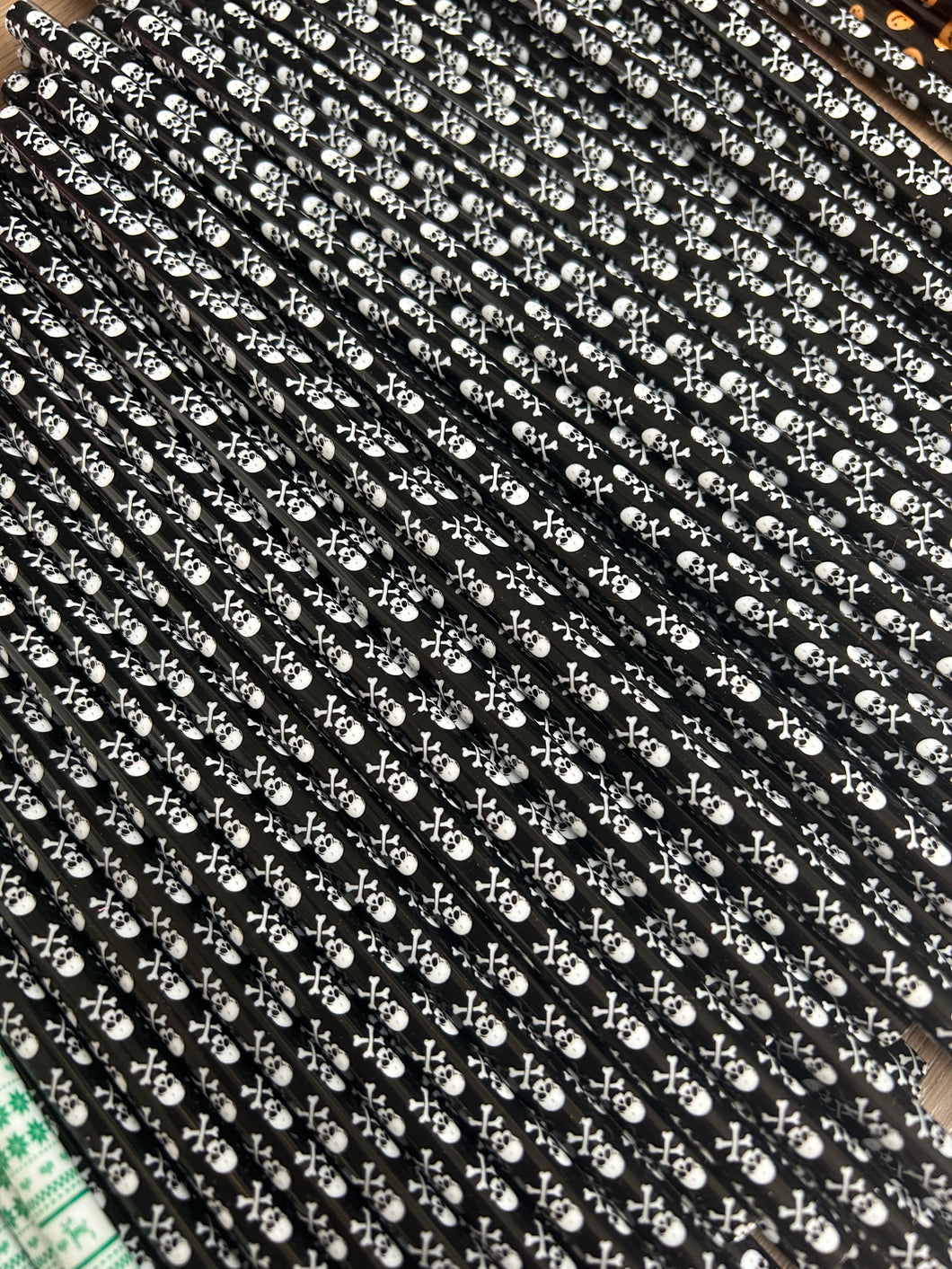 Black with white skull halloween plastic straw