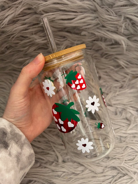 Strawberry floral glass or plastic can with lid and straw 500ml