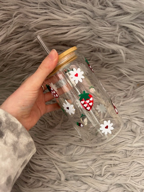 Strawberry floral glass or plastic can with lid and straw 500ml