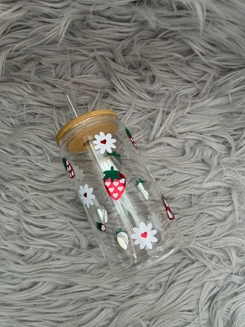 Strawberry floral glass or plastic can with lid and straw 500ml