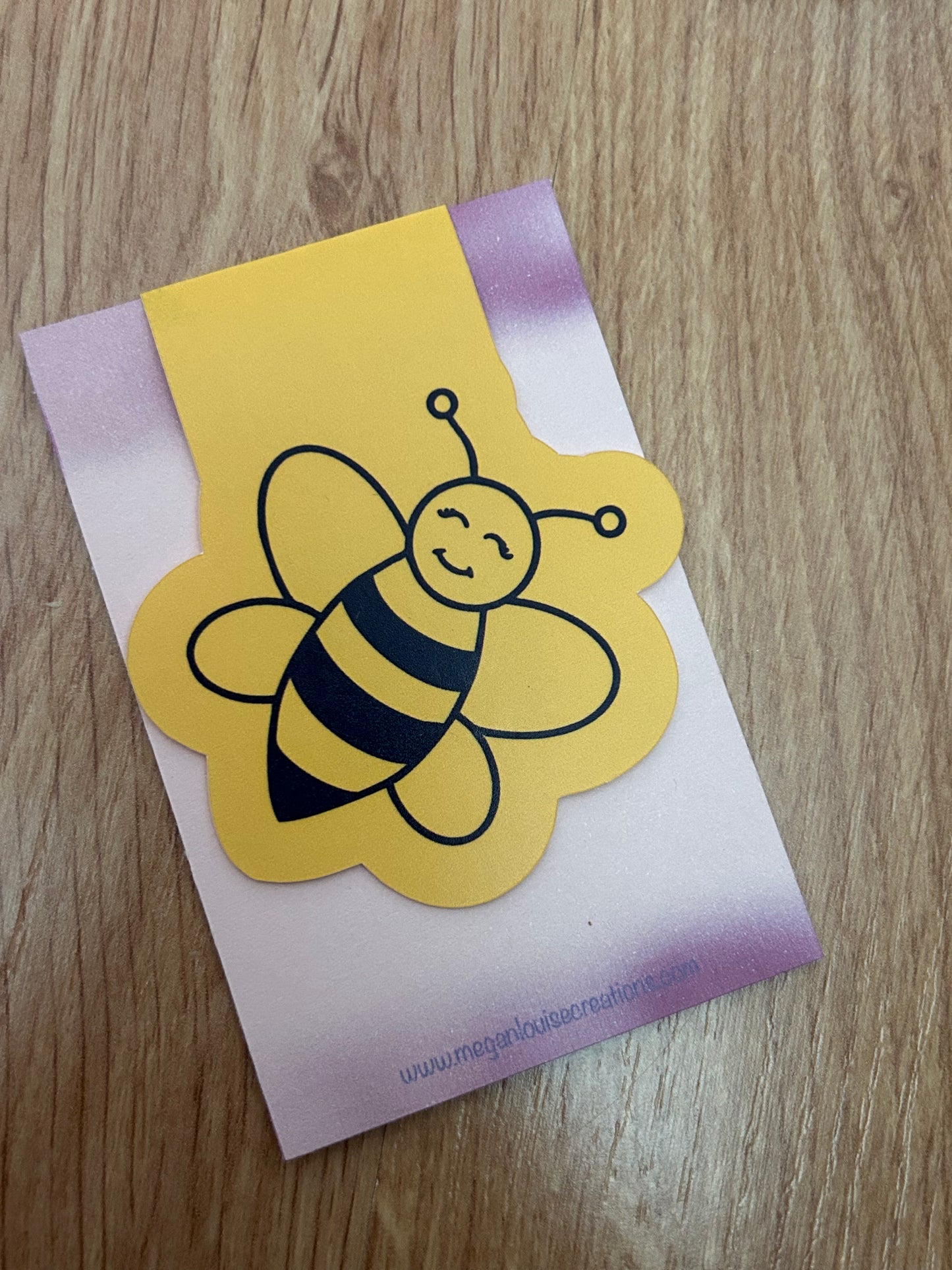Bee fold over magnetic bookmark